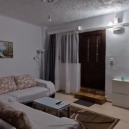 Ευρύχωρο Και Άνετο Διαμέρισμα Στην Ιτέα Joanna'S Apartment Kirra Esterno foto