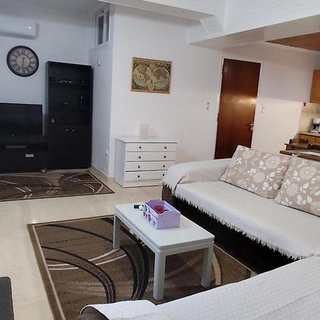 Ευρύχωρο Και Άνετο Διαμέρισμα Στην Ιτέα Joanna'S Apartment Kirra Esterno foto