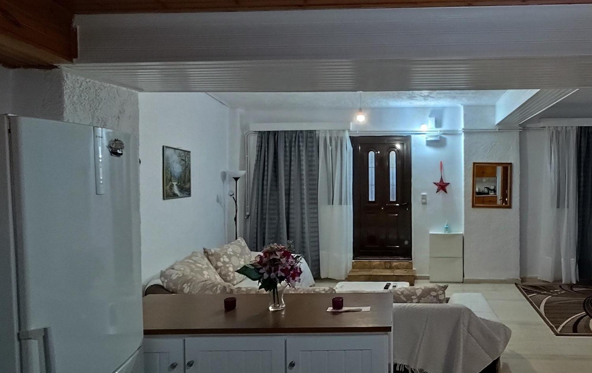 Ευρύχωρο Και Άνετο Διαμέρισμα Στην Ιτέα Joanna'S Apartment Kirra Esterno foto