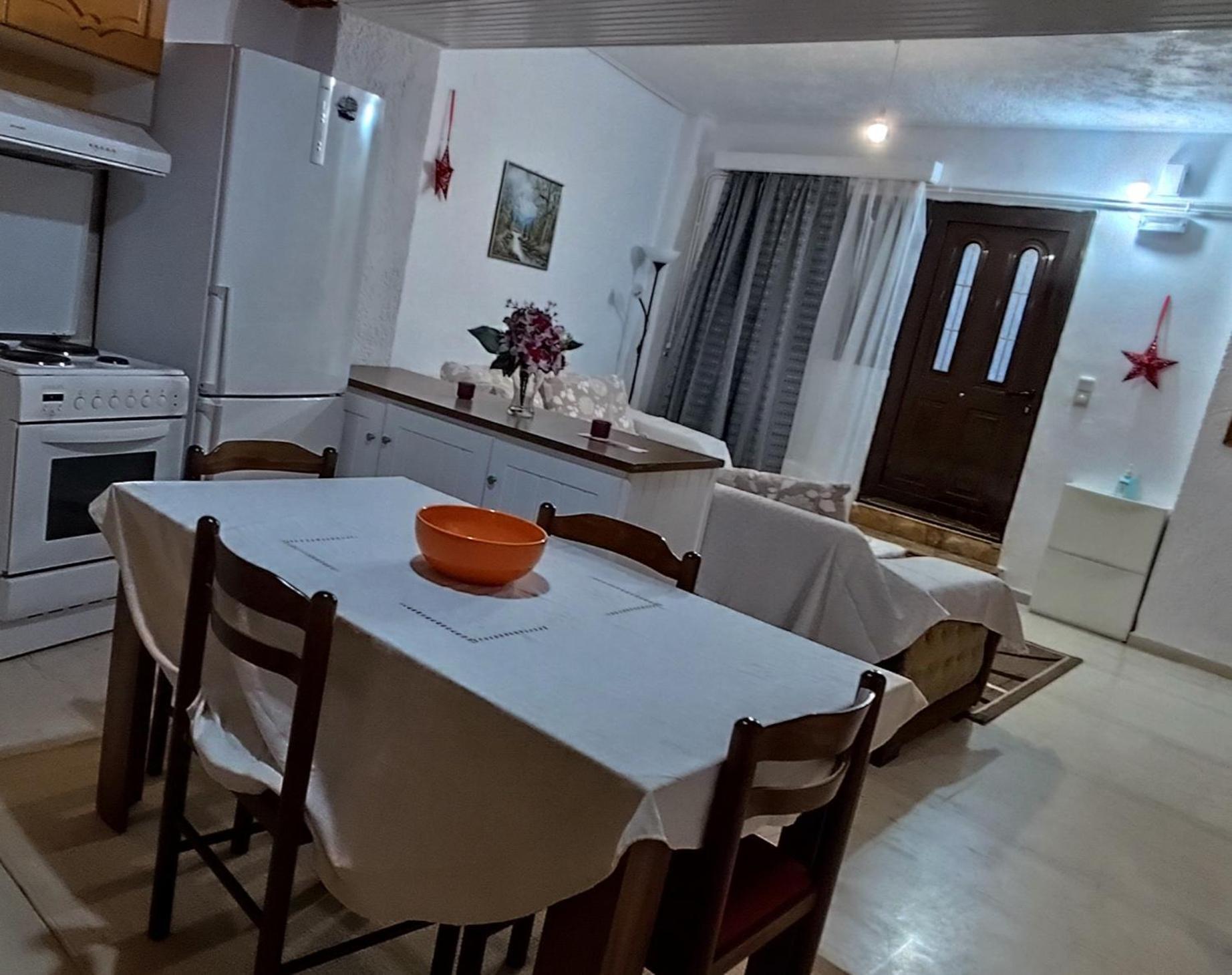 Ευρύχωρο Και Άνετο Διαμέρισμα Στην Ιτέα Joanna'S Apartment Kirra Esterno foto